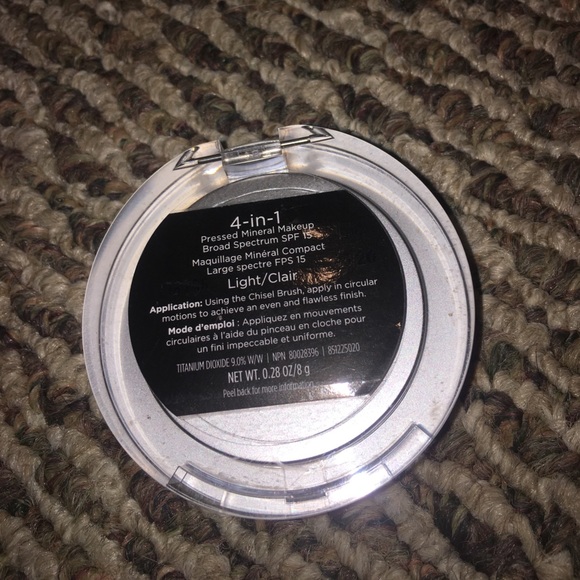 Pür, 4-in-1 Pressed Foundation Powder in Light - Picture 4 of 4