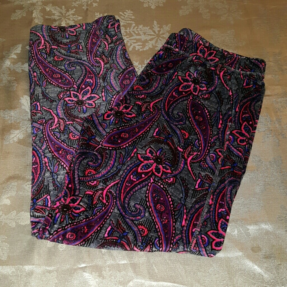 NWOT Beautiful grey lounge pants with colors