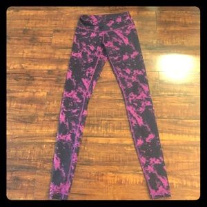 Lululemon purple and black yoga pants