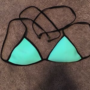 Mint triangl top size small