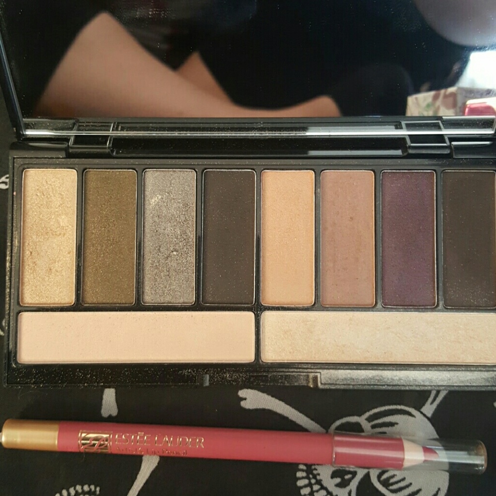 Beauty/makeup bundle! - Picture 2 of 4