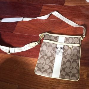 AUTHENTIC* Coach crossbody🖤