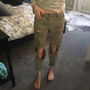 One Teaspoon distressed boyfriend jeans