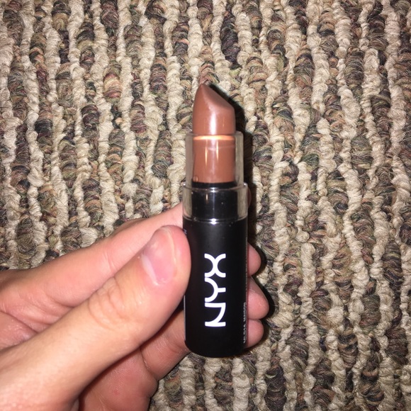 NYX Makeup Bundle!! - Picture 2 of 4