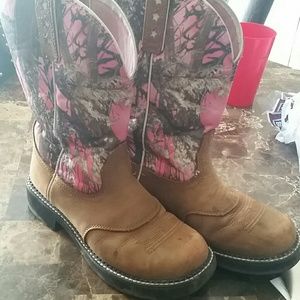 Ariat women's pink camo boots 9.5