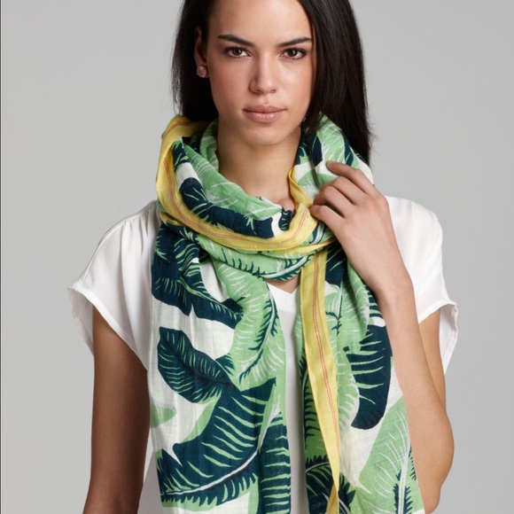 Leaf print scarf Clearance