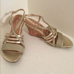 Kenneth Cole Reaction Gold Wedges