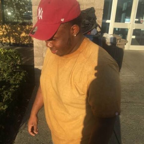 Meet your Posher, Tarik - Picture 1 of 1