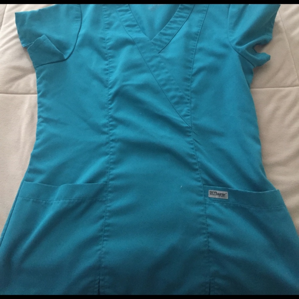 Scrub top