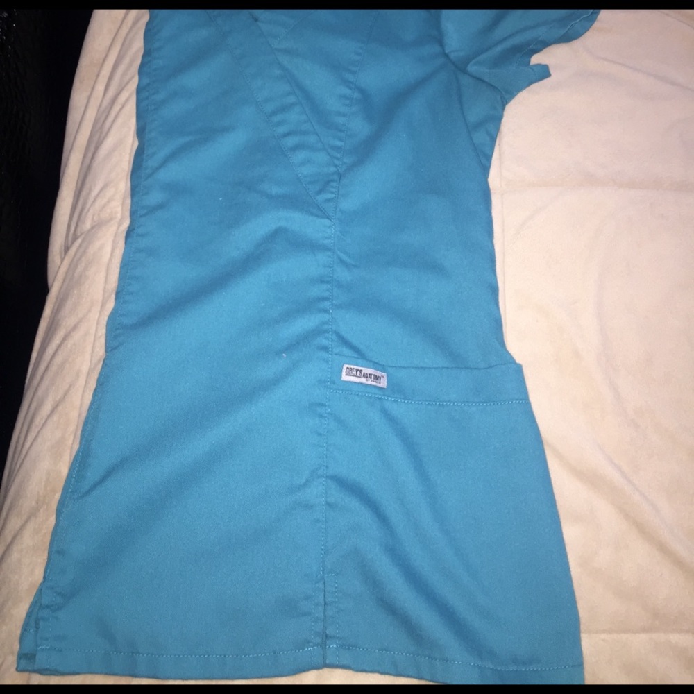 Scrub top - Picture 4 of 4