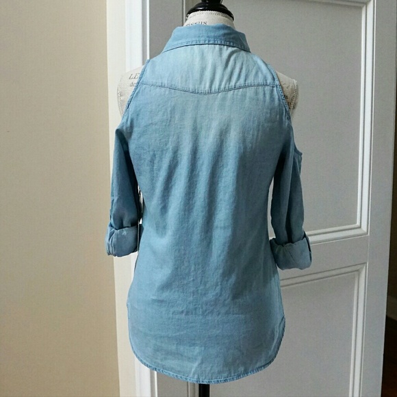 Open cold shoulder chambray denim shirt - Picture 6 of 7