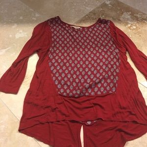 Red lucky brand top size large