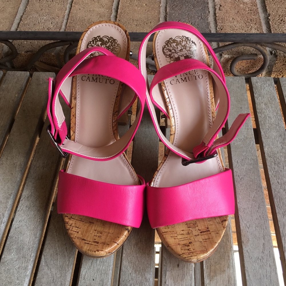 ❤️SOLD❤️Vince Camuto Hot Pink Studded Heels - Picture 6 of 8
