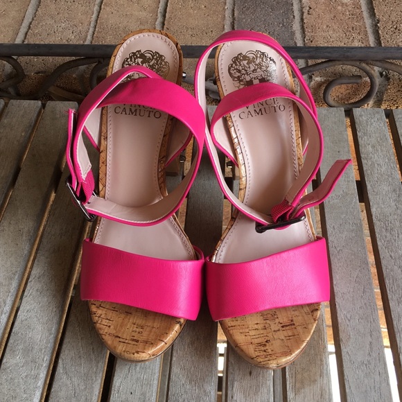 ❤️SOLD❤️Vince Camuto Hot Pink Studded Heels - Picture 6 of 8