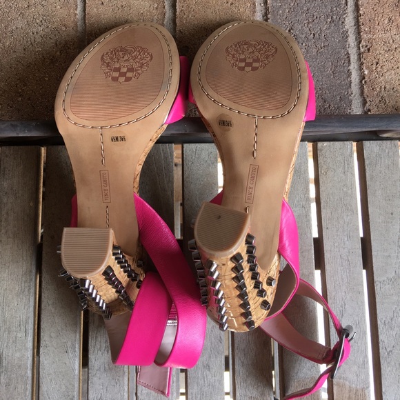 ❤️SOLD❤️Vince Camuto Hot Pink Studded Heels - Picture 8 of 8