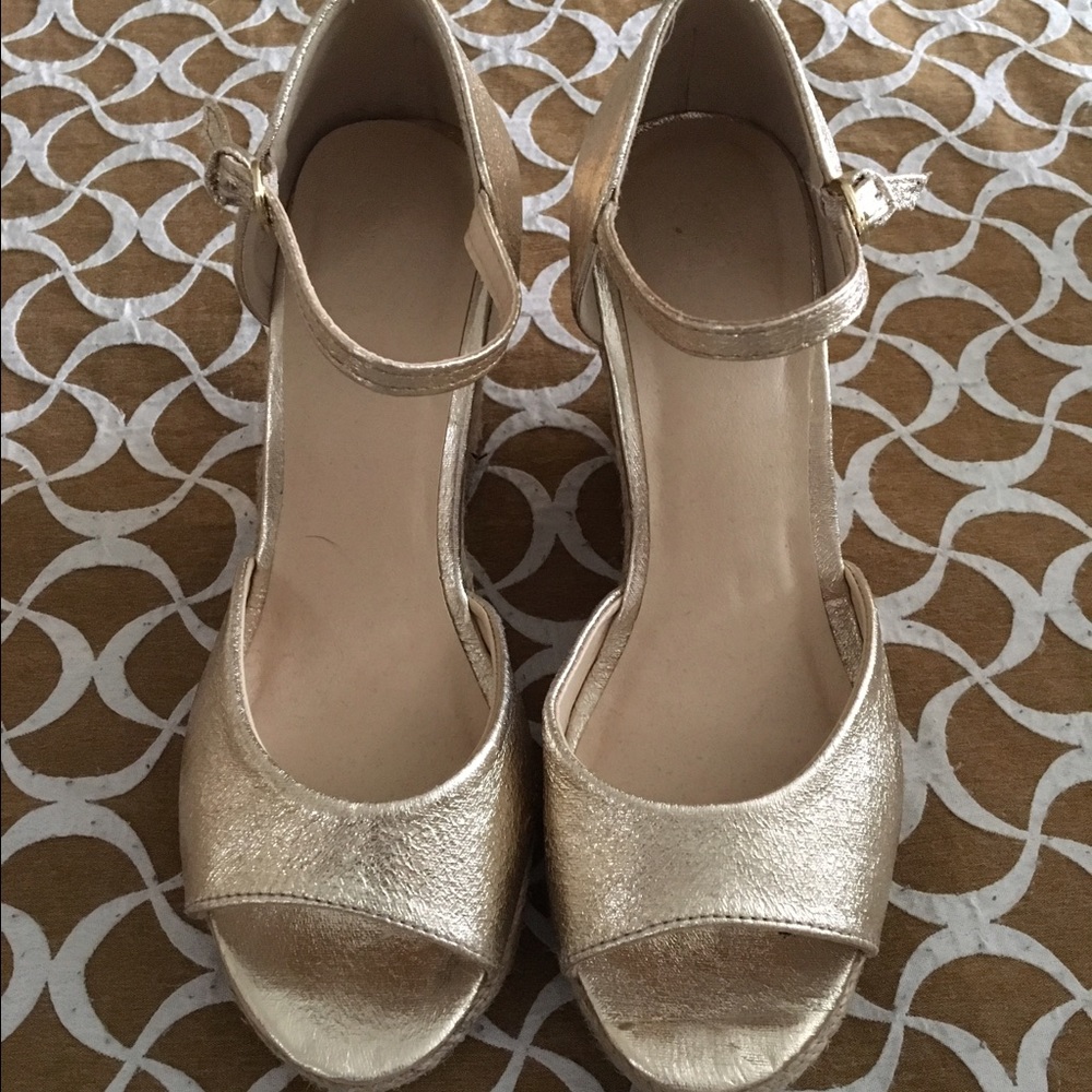 Gold wedges