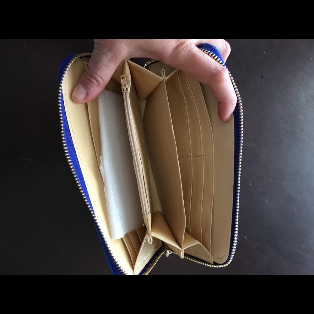CLOSET CLOSING Beautiful leather wallet - Picture 3 of 7