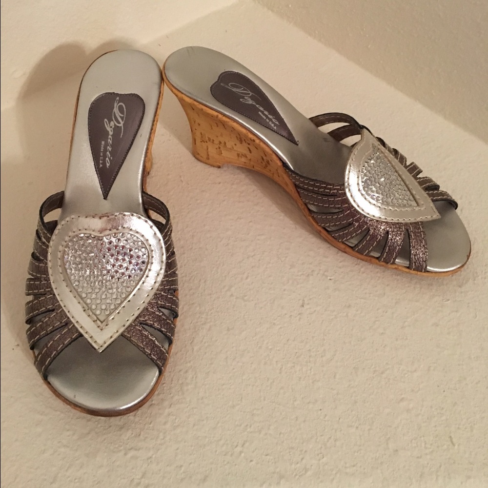 Degario Silver Wedges