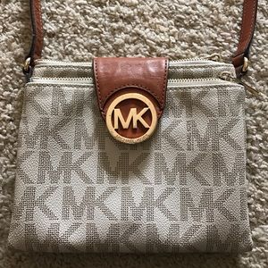 REAL Michael Kors Crossbody Bag!!