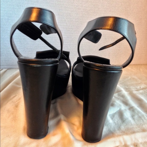 Chain Link Wedge - Picture 2 of 4