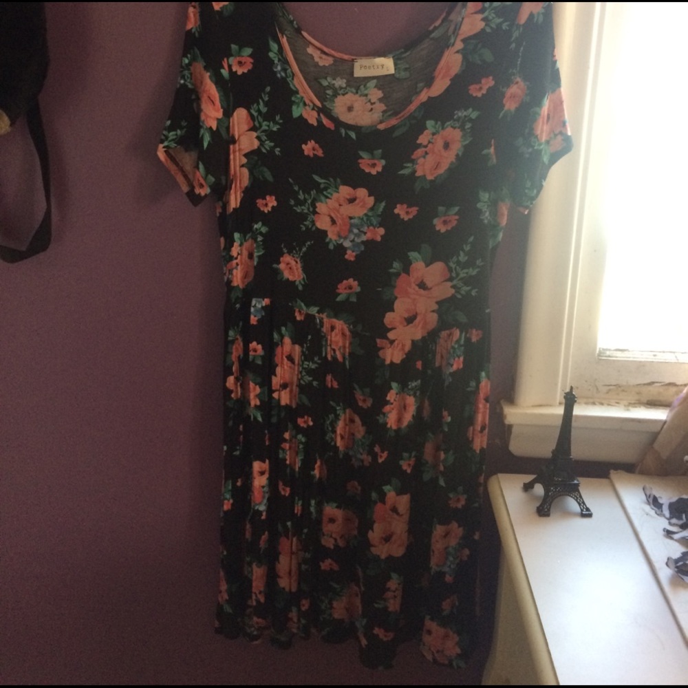 🌸A floral dress🌸