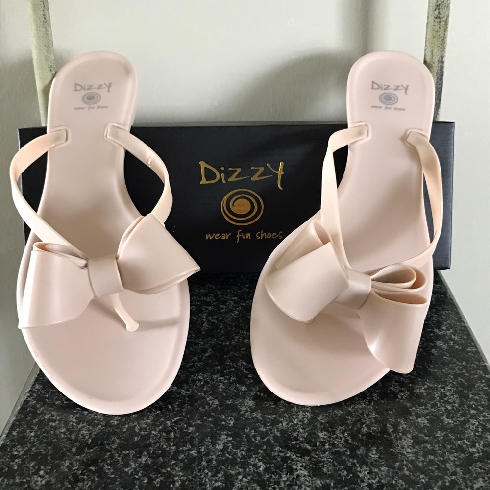 Matted bow sandals