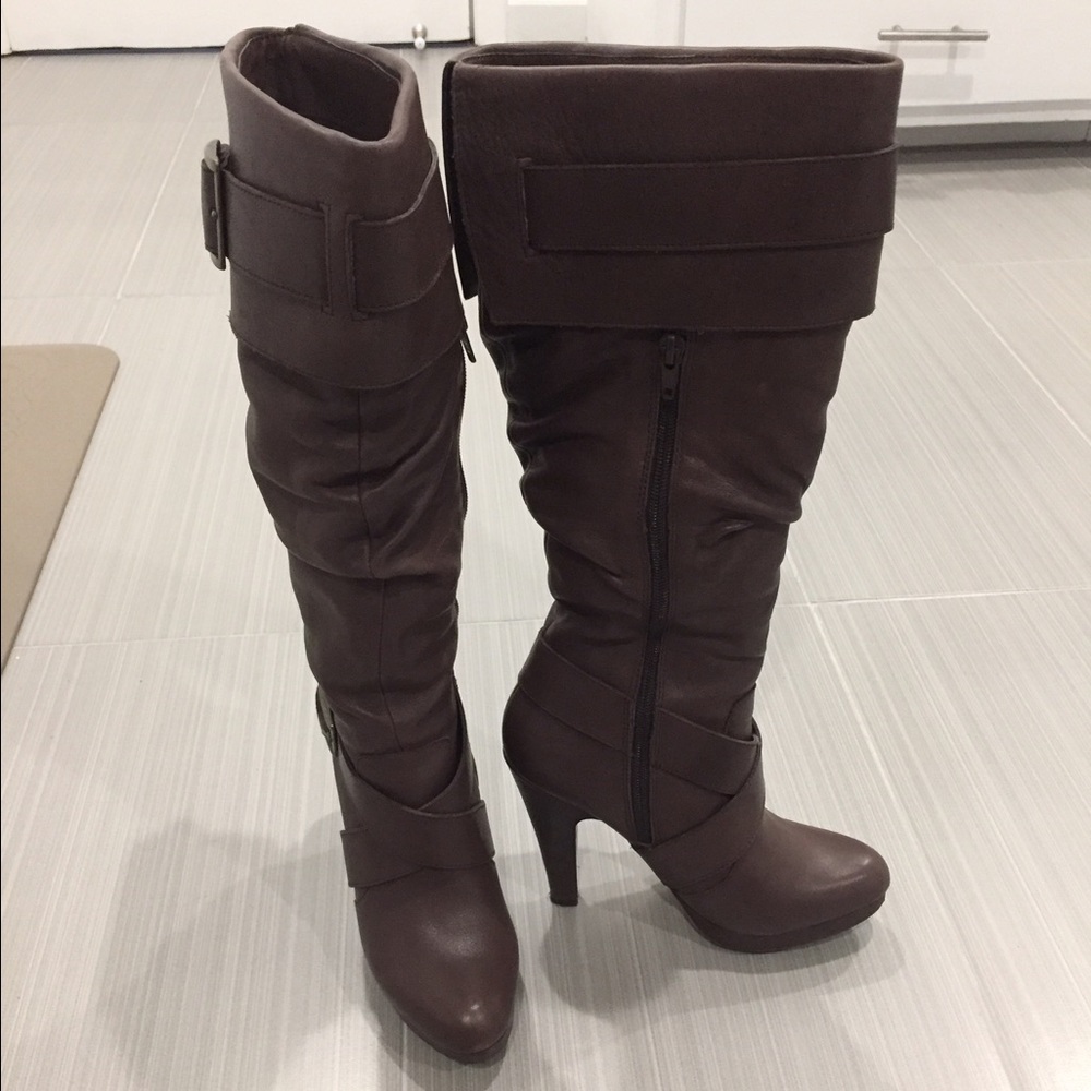 Bakers Brown Leather Boots - Picture 2 of 4