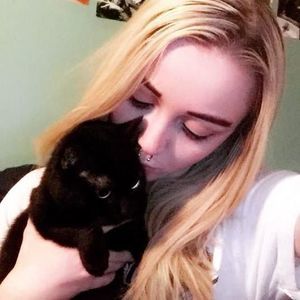 Meet your Posher, Becca