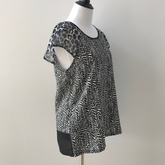 Express black & white patterned top - Picture 3 of 4