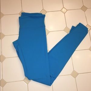 Lululemon blue wunder under pant. Size 6.