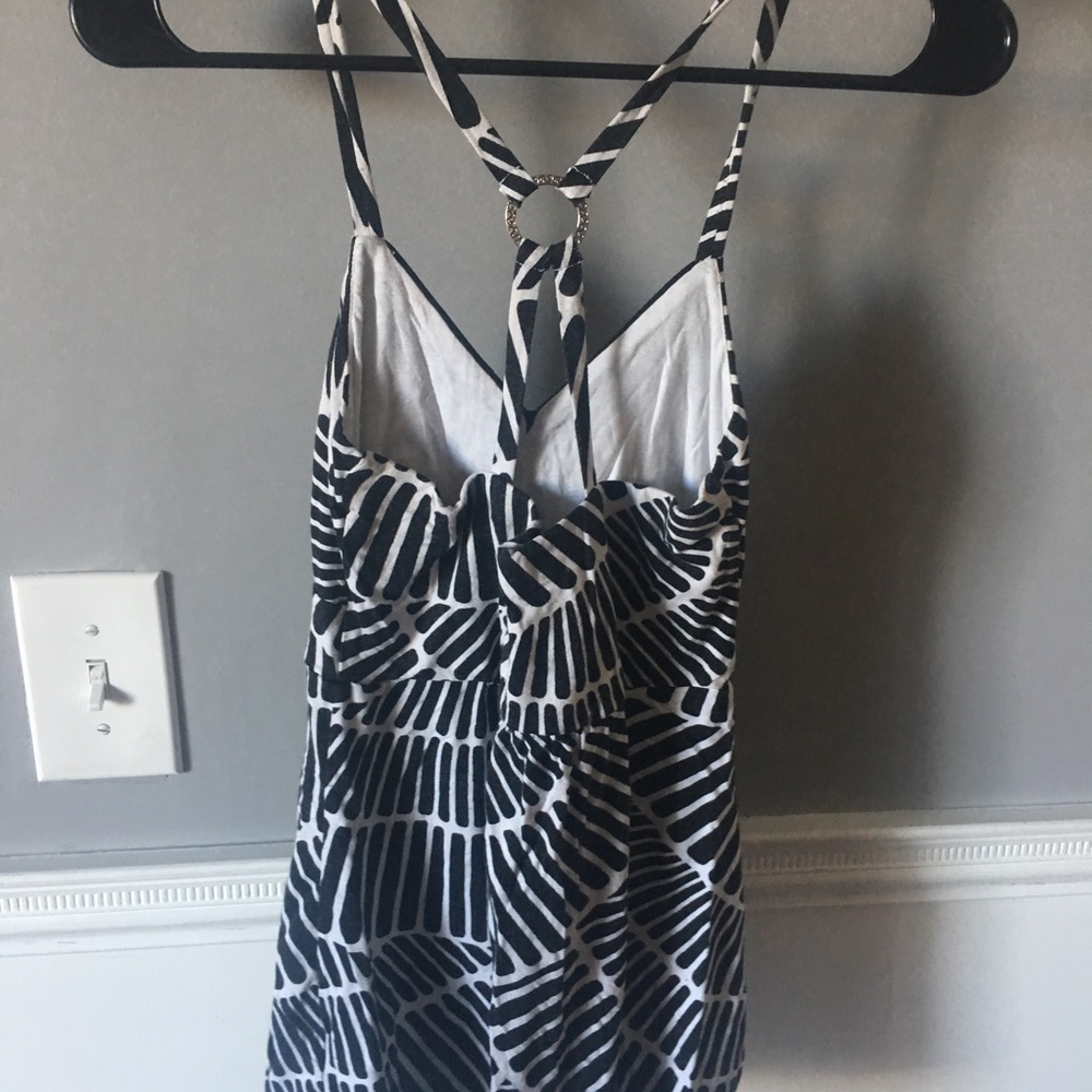 White House black market tank top - Picture 2 of 3