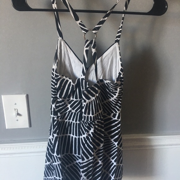 White House black market tank top - Picture 2 of 3