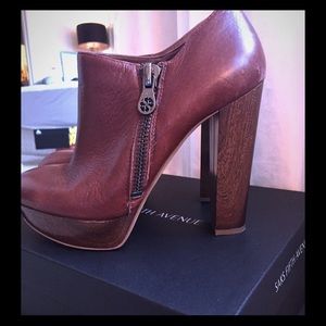 Like New- GUESS "Paprika" booties Sz. 8.5