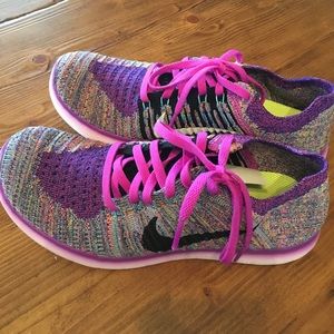 Nike free fly knit shoes