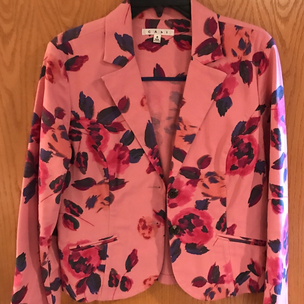 CAbi Floral Print Blazer 💕💕💕💕