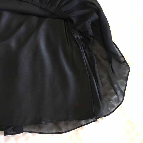 •SOLD• Tahari Black Pleated Mini Skirt with Side Z - Picture 7 of 7