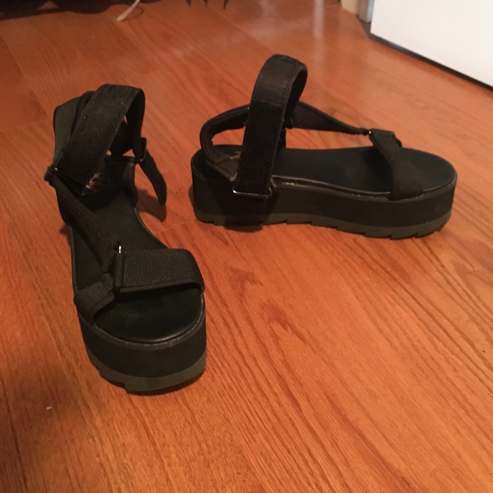 YRU platform sandals