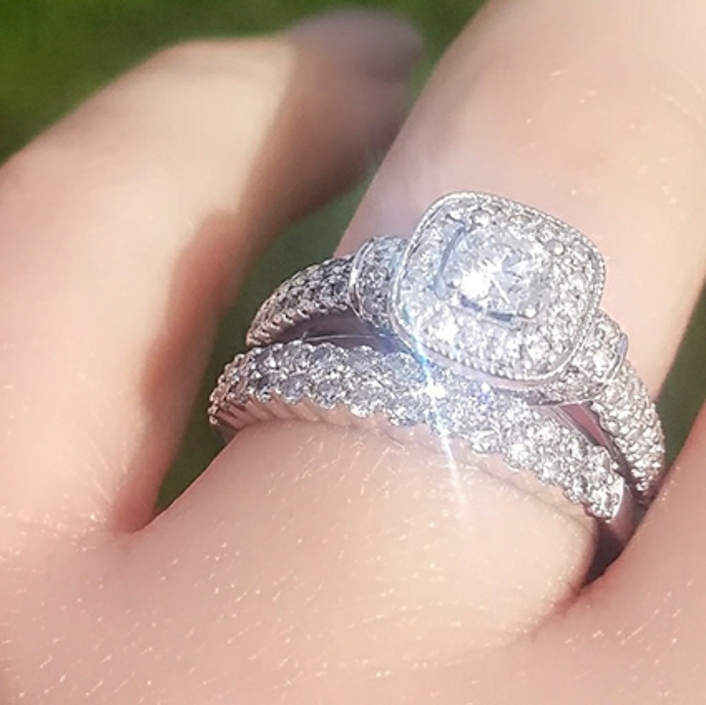 SALE ONLY FOR TODAY Anniversary band. no bundling