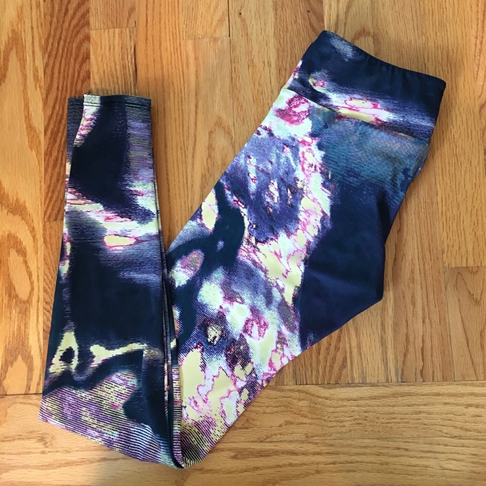 Onzie full-length yoga leggings.