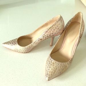 Gold leather Joan & David heels!