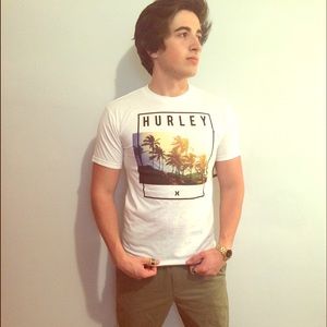 BNWT men's Hurley tshirt.
