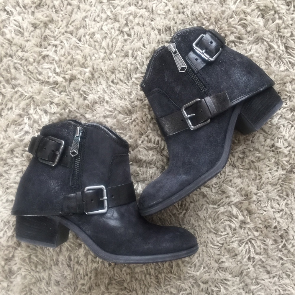🎀NEW🎀 Donald J Pliner Dalis Ankle Boot - Picture 2 of 6