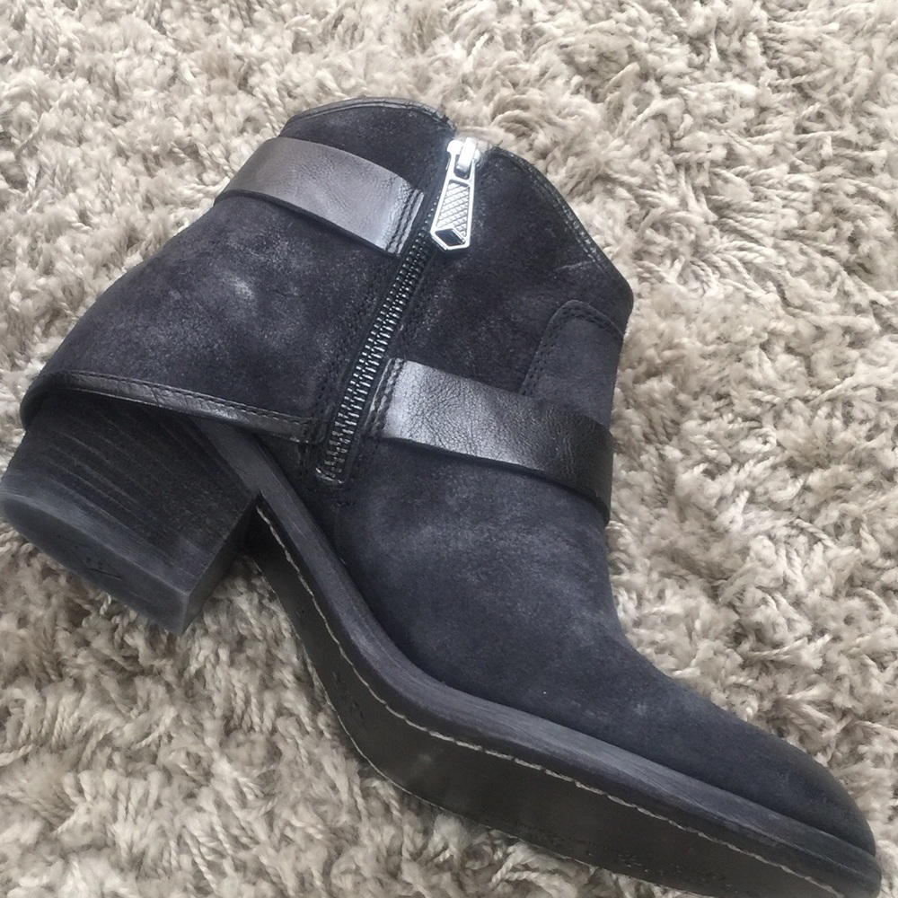 🎀NEW🎀 Donald J Pliner Dalis Ankle Boot - Picture 6 of 6