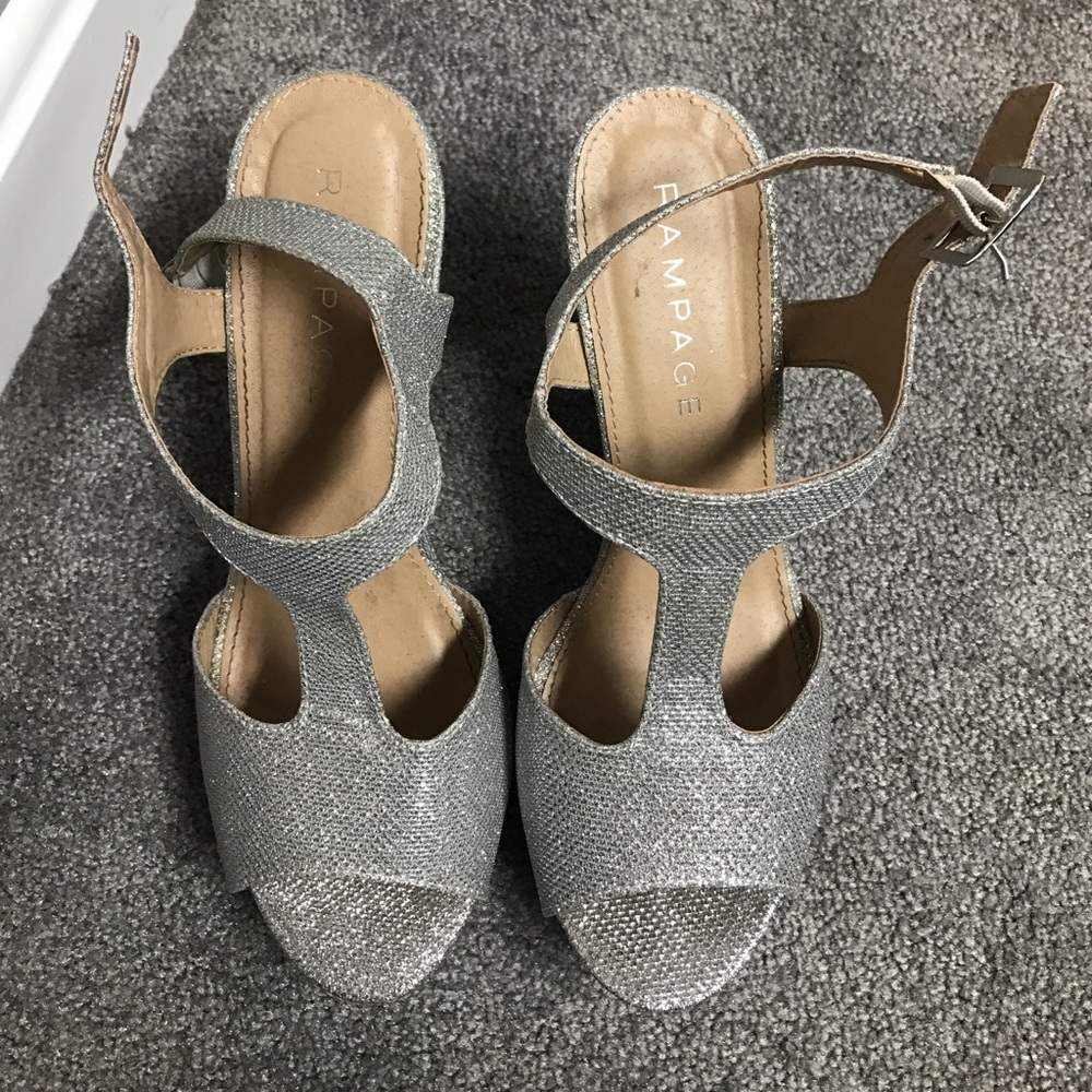 High Heels - Picture 2 of 4