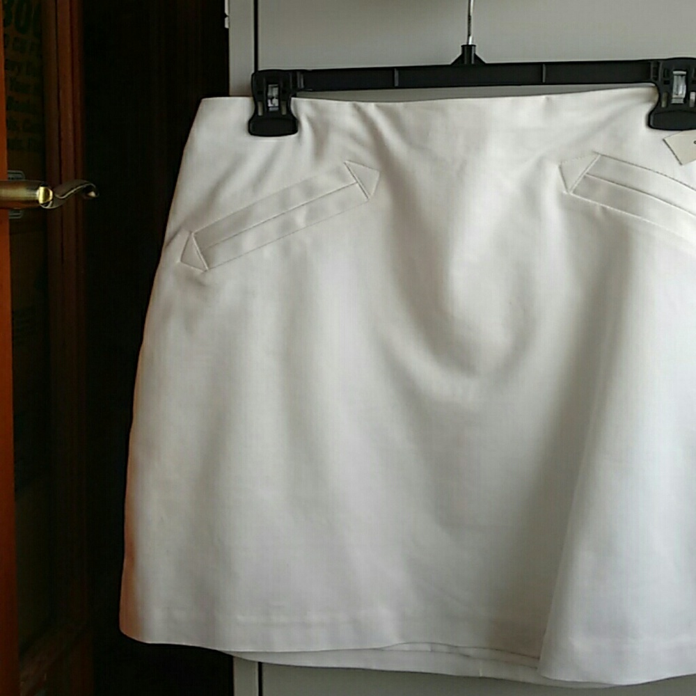 A white Worthington skirt.