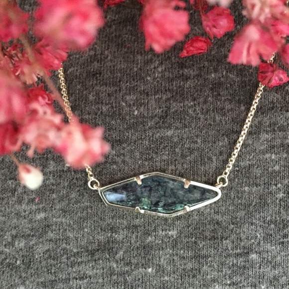 NWT Kendra Scott Beth Navy Crackle Necklace - Picture 2 of 3