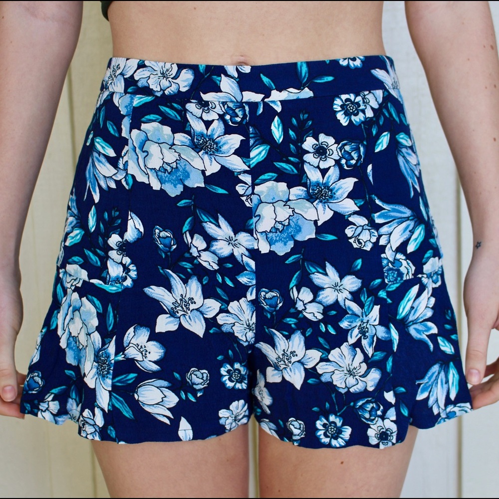 Comfortable Patterned Flowy Shorts