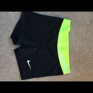Nike Pro Black w/ neon band Sz M