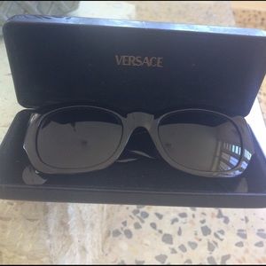 Beautiful and Authentic Gianni Versace sunglasses