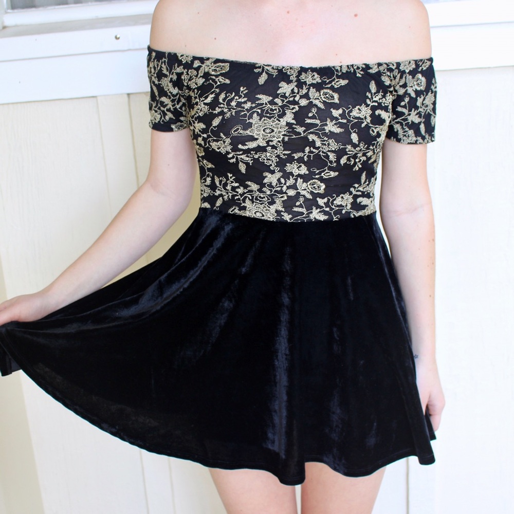 Off the Shoulder Velvet Dress